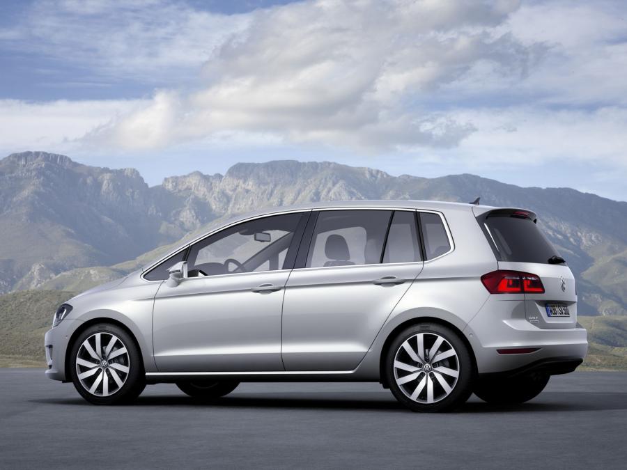  Volkswagen Golf Sportsvan Concept 2013 года  (фото 6 из 14)